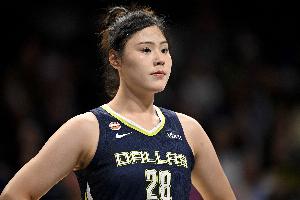 飞翼主教练：李月汝对我们的帮助很大 这归功于她时刻都在准备着赛事报道